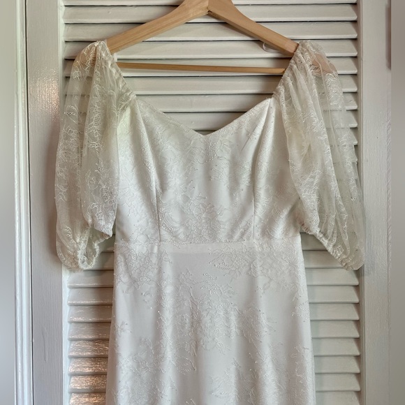 Formal Lace White Trailing Dress, size XS - Picture 2 of 5